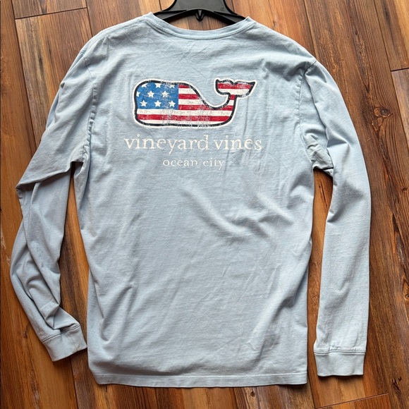 Vineyard Vines Other - Vineyard Vines Long Sleeve Tee Medium Gray American Flag Whale Ocean City